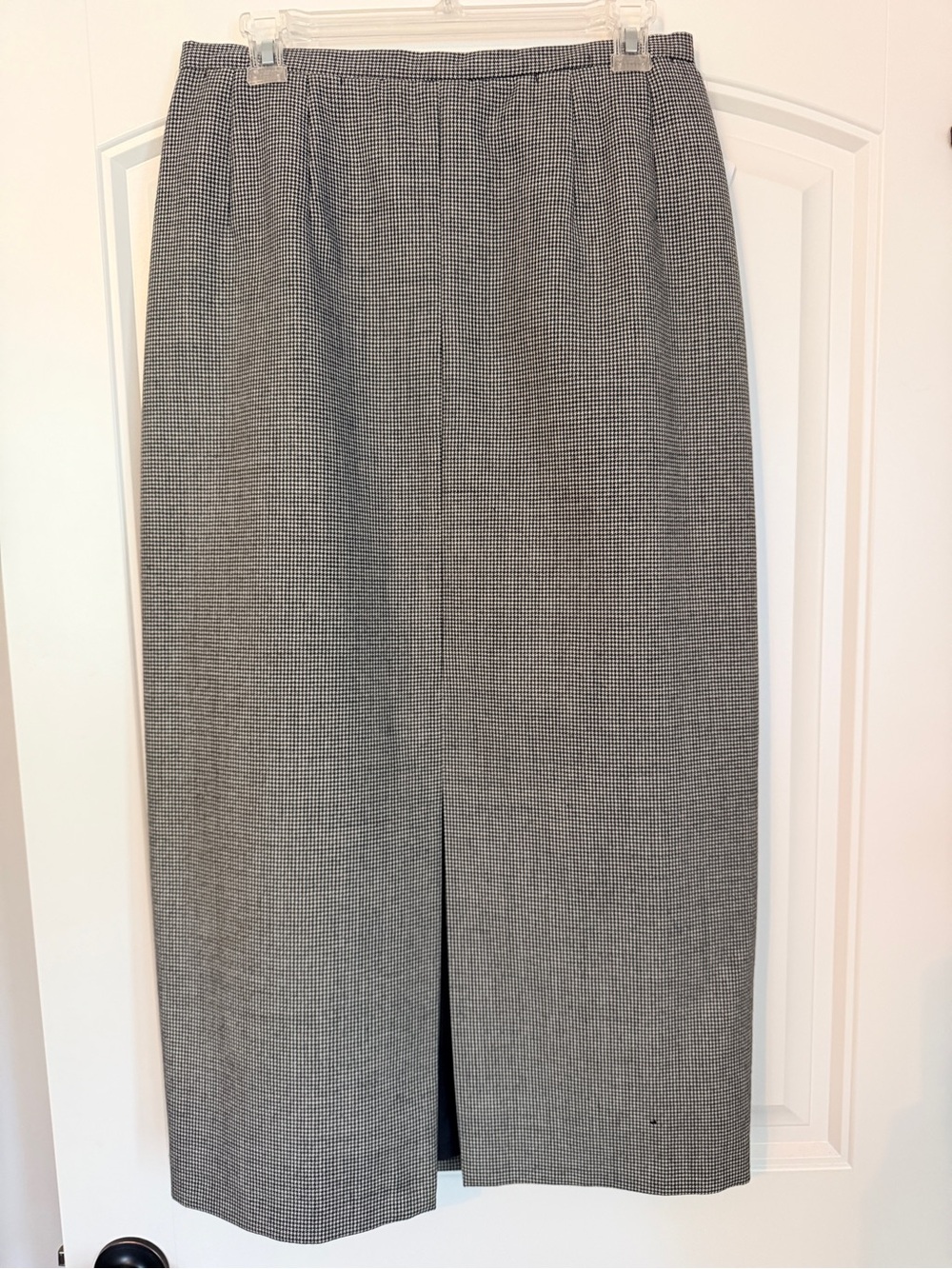 Tailored Houndstooth Pencil Skirt - Sleek Office Staple Size 12 NWT